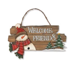 Wall Hanging With A Snowman And Insignia "Welcome Friends"
