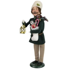 Byers' Choice - Stocking Family Man With A White Stocking Caroler 9 Byers' Choice - Stocking Family Man With A White Stocking Caroler -Finest Christmas Decoration 18 Untitled design 2 50261.1647534066