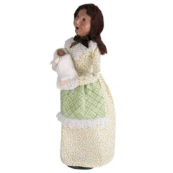 Byers' Choice - Mother And Baby Caroler -Finest Christmas Decoration 2411 LEFT CANVA 03234.1647901795