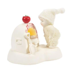 Snowbabies Classics Fresh Holiday Pie Lit Figurine