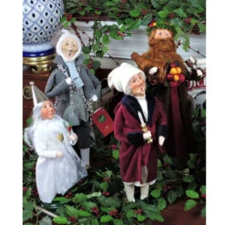 Byers Choice - A Christmas Carol Spirit Of Christmas Past Caroler -Finest Christmas Decoration Byers Choice A Christmas Carol Caroler 1 36813.1685377206