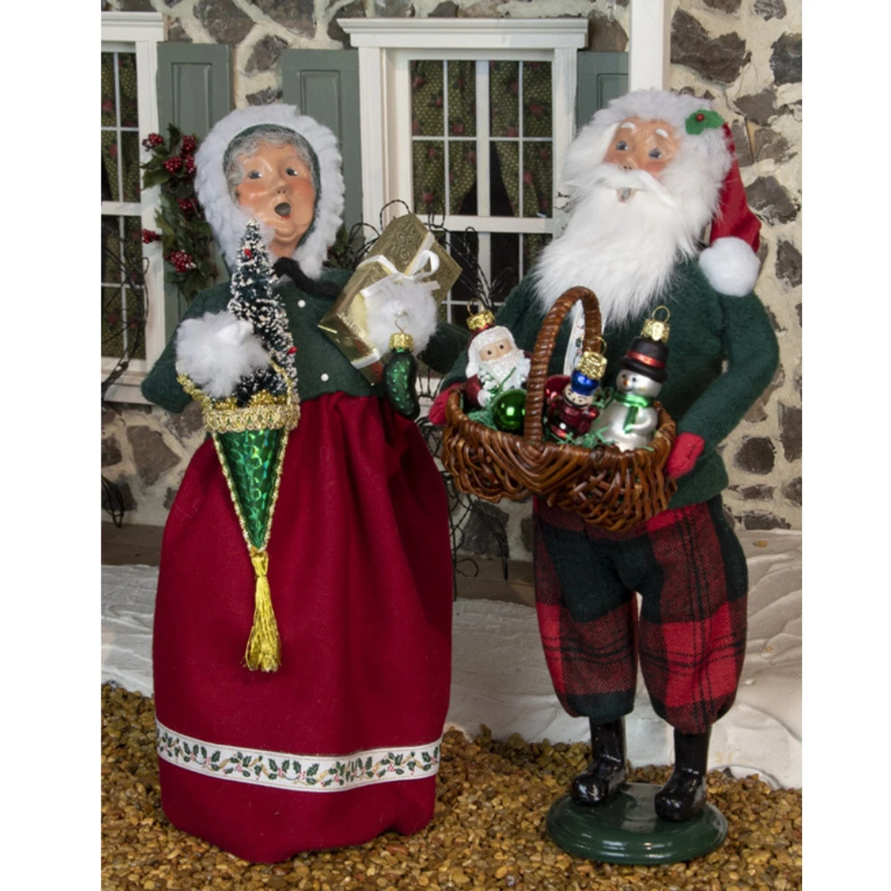 Byers' Choice Santa With Ornaments Caroler 7 Byers' Choice Santa With Ornaments Caroler - Image 5