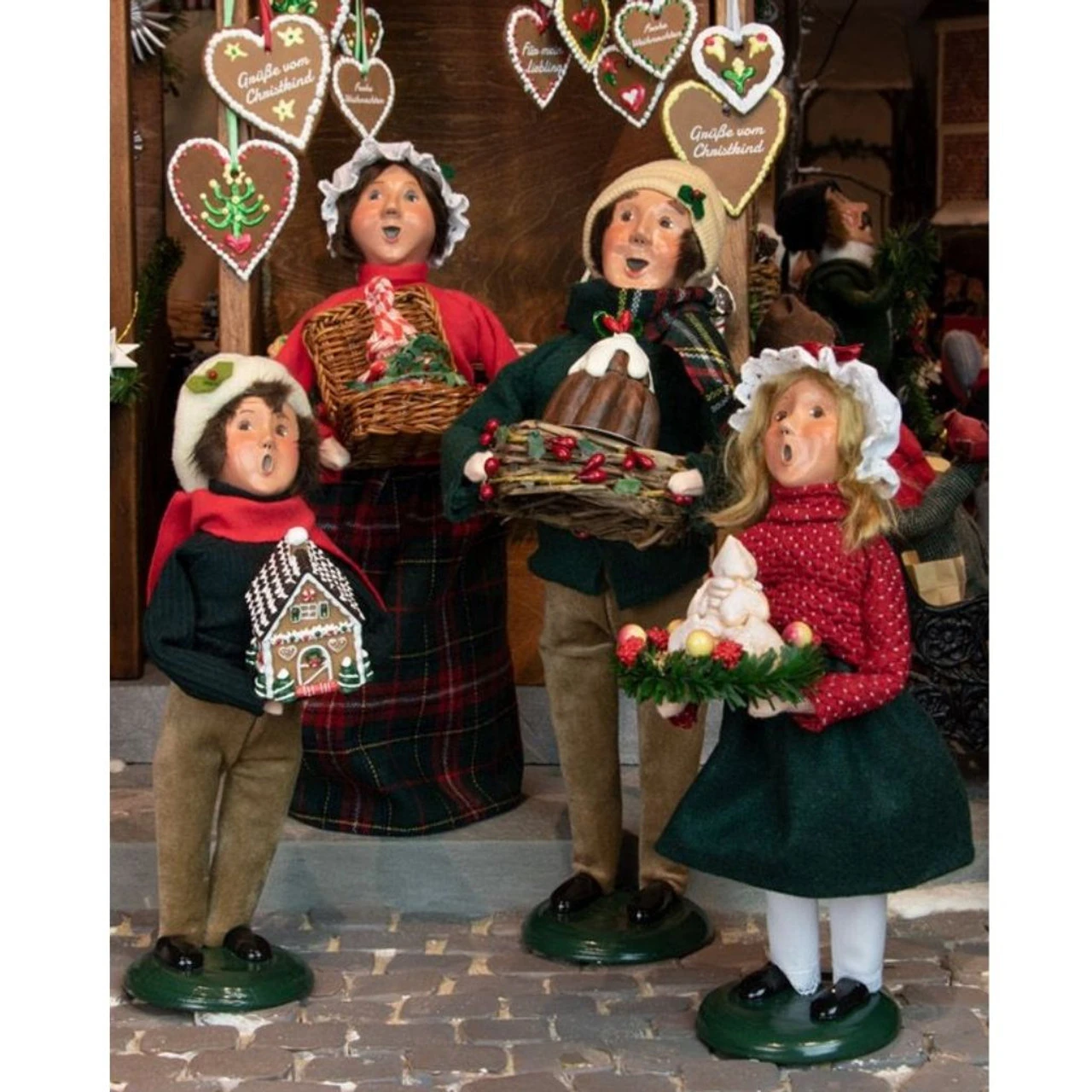 Byers' Choice - Christmas Sweets Woman Caroler 7 Byers' Choice - Christmas Sweets Woman Caroler - Image 5